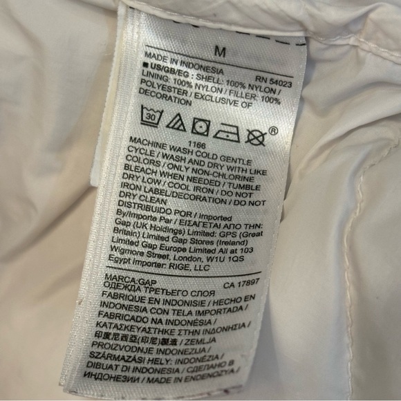 Gap women’s white lightweight polyester fill puffer winter jacket in size medium - Picture 7 of 8